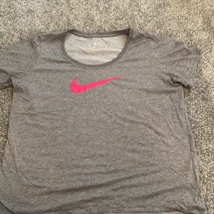 🎈B1G1🎈 Nike tee